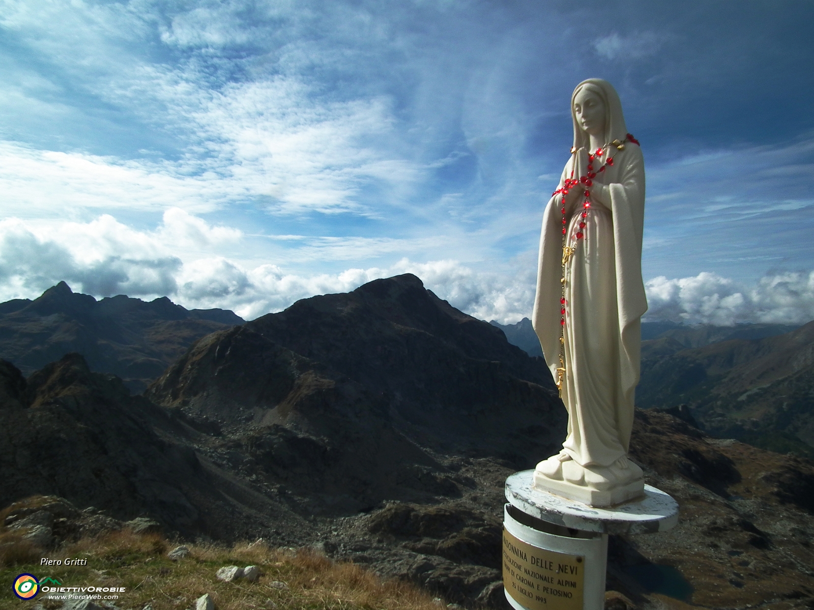 31 Monte Madonnino (2502 m.) con vista in Cabianca.JPG